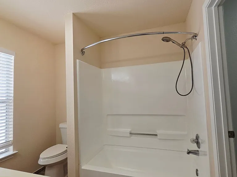 402 Empresario Dr — Photo 22