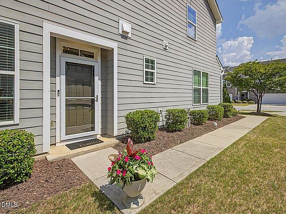5th image of 846 Salem Pointe Pl