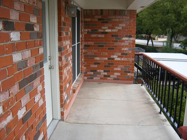 902 Roaring Springs Rd — Photo 11