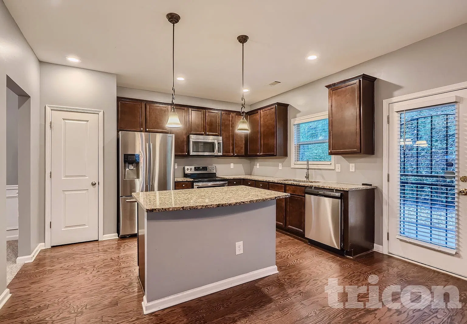 6527 Splitpine Ct Atlanta GA — Photo 4