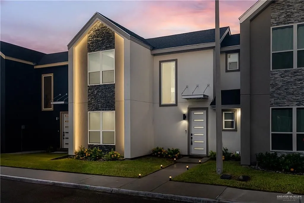 3 bed, 1900 sqft, $1,900 — Photo 1