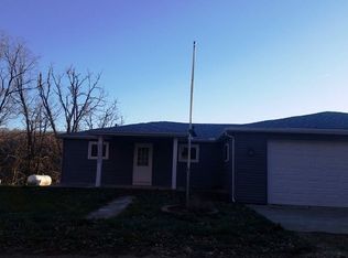 107 Happy Hollow Dr, Dahinda, IL 61428