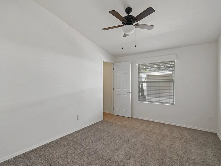 8601 N 71st Ave — Photo 26