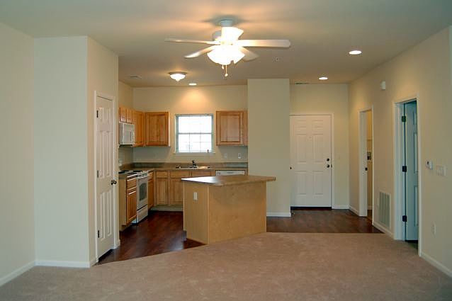 Eat-in kitchen with full size appliances