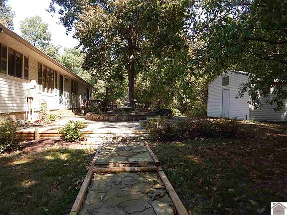 3rd image of 108 Shady Brook Ln