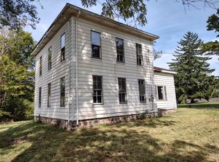 24186 N Beaver Rd, Springboro, PA 16435