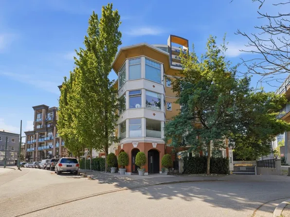1562 W 5th Ave #401, Vancouver, BC V6J 5H9