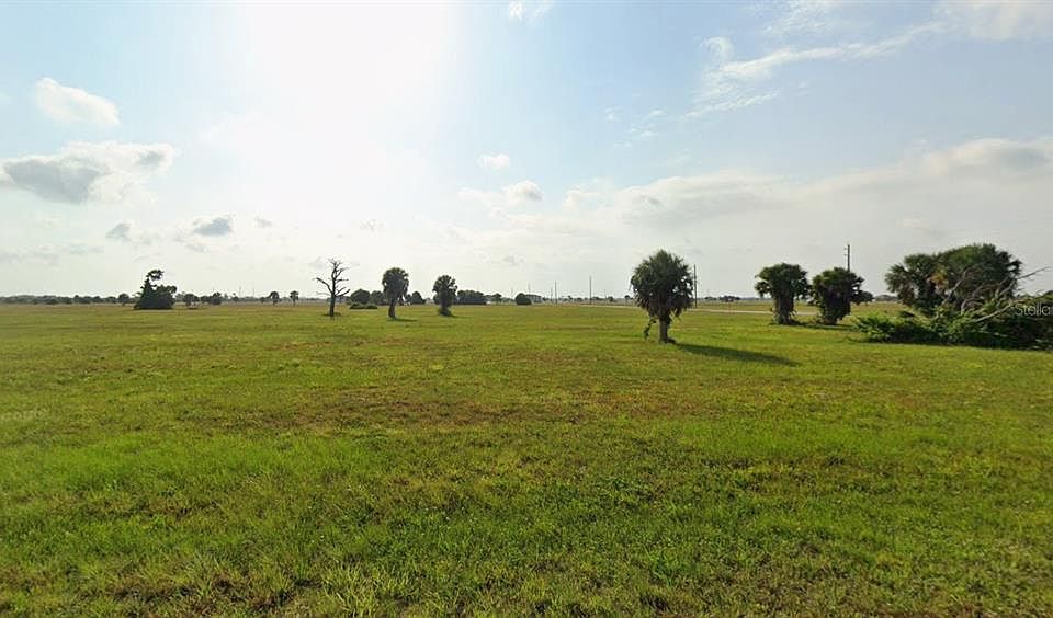 2nd image of 6 Pine Ln #16