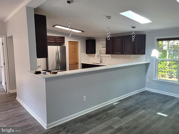 4th image of 821A Liberty Dr