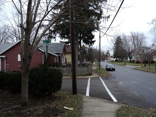 2nd image of 113 N Lawn Ave