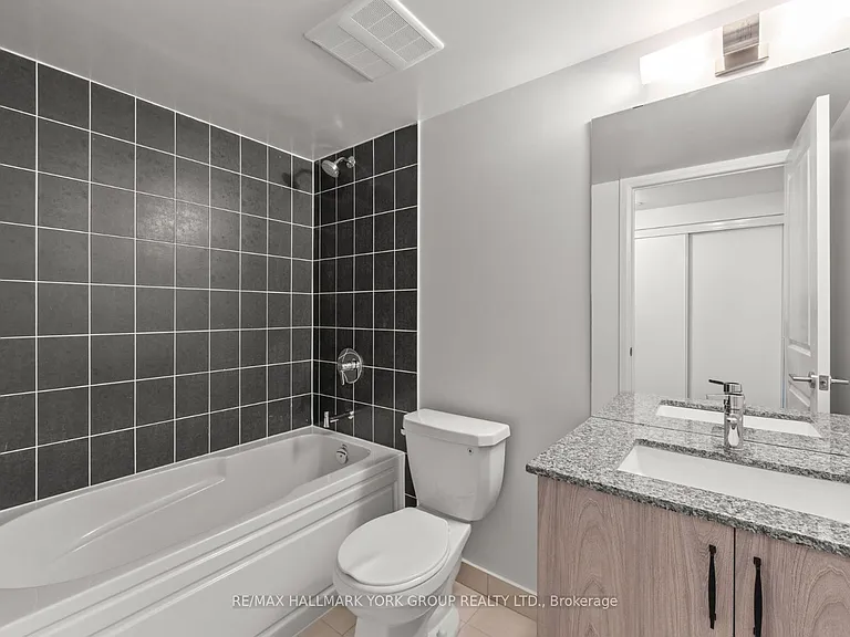 20 Meadowglen Pl #903 — Photo 7
