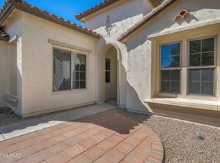 1877 N Bayshore Dr, Green Valley, AZ 85614