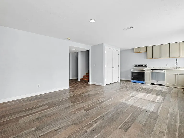 1583 W Quailhill Rd — Photo 35