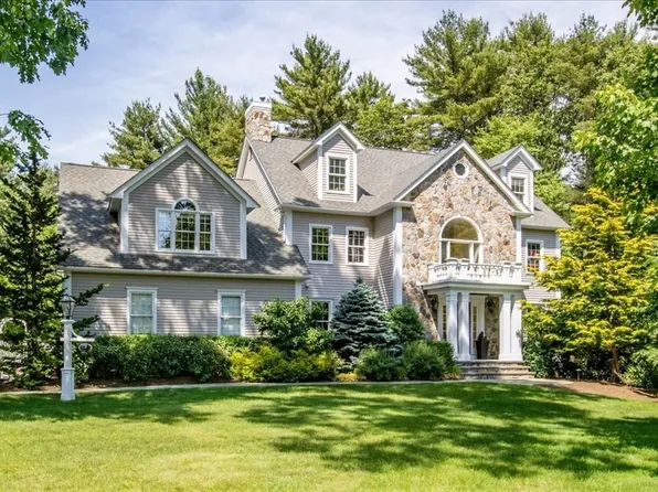 3 Chestnut Ln, Medfield, MA 02052