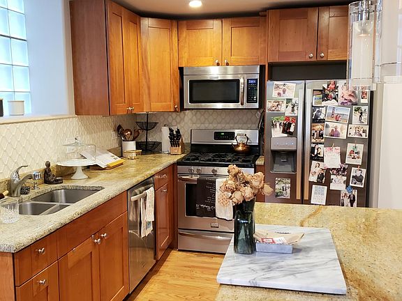 5th image of 160 W Burton Pl APT 1F
