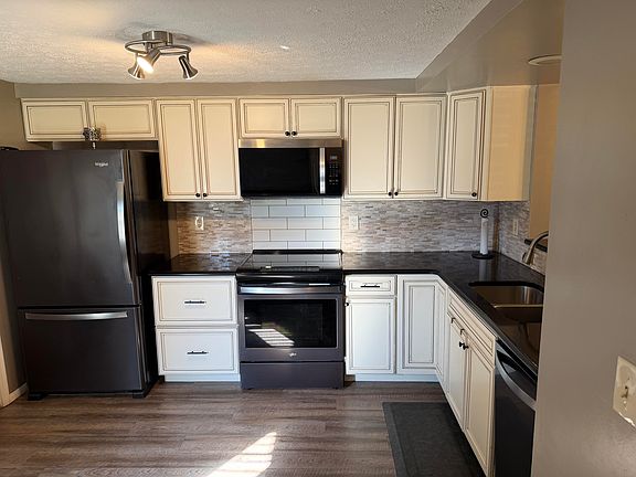 5th image of 106 Creekstone Ct