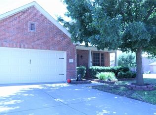 700 Bastrop Dr, Arlington, TX