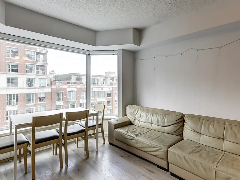 155 Yorkville Ave #916 — Photo 3