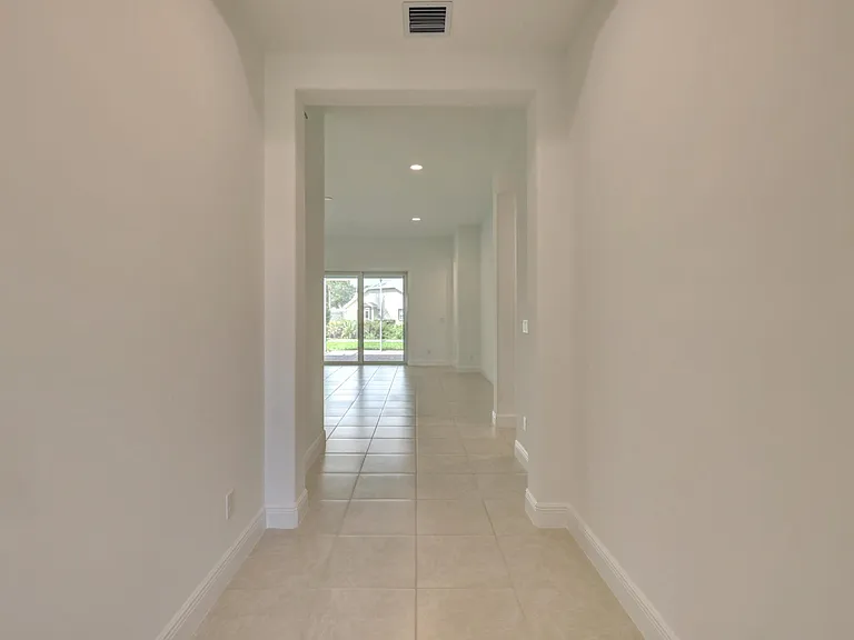 2466 SE Robin Cir — Photo 9