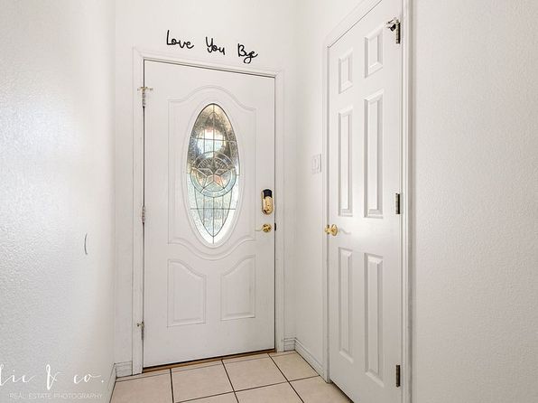 3842 Trinity Ln