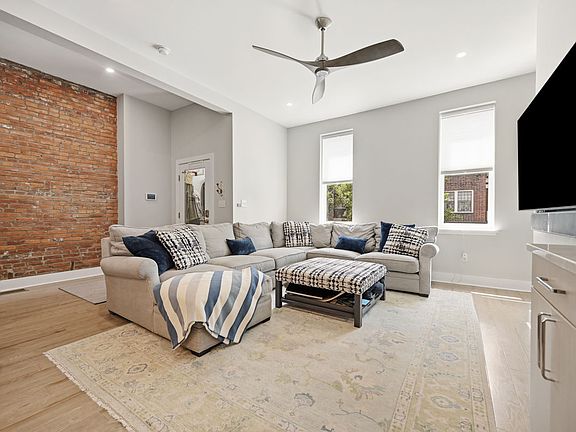 4th image of 815 Ivy St