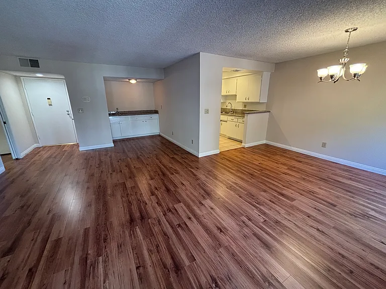 350 S Oakland Ave — Photo 7
