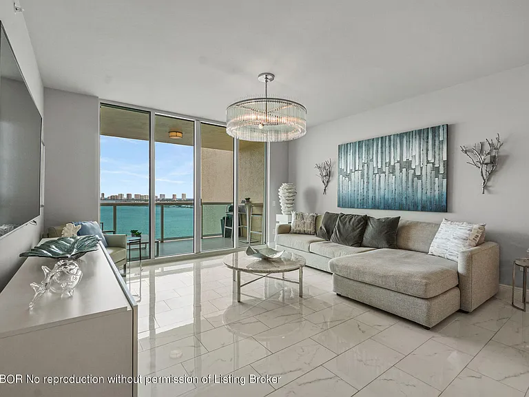 2650 Lake Shore Dr #1203 — Photo 11