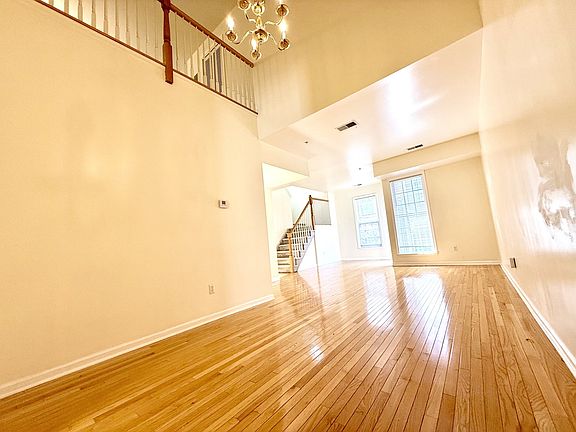 5th image of 200 Dey St Unit 237