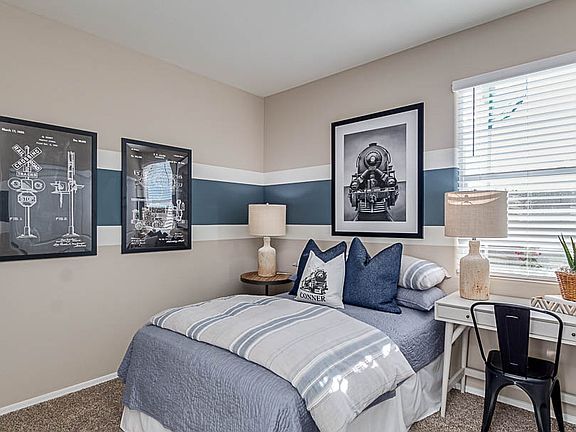 5th image of 3036 S 78th Dr