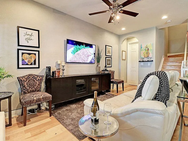 400 Lake Monterey Cir — Photo 3