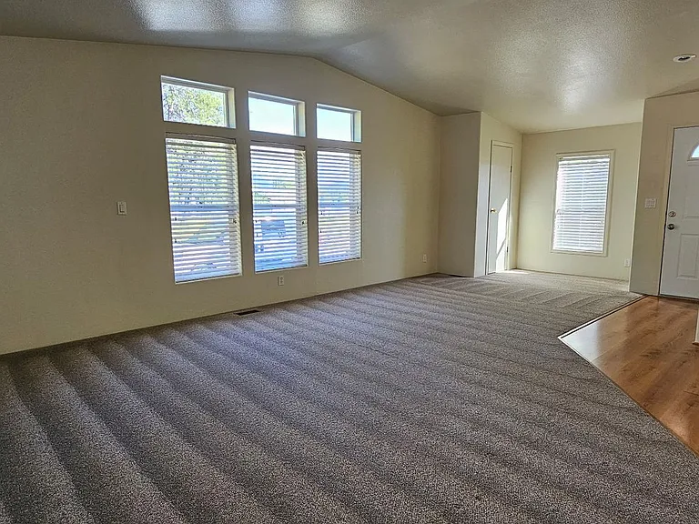 3312 Upper River Rd — Photo 4
