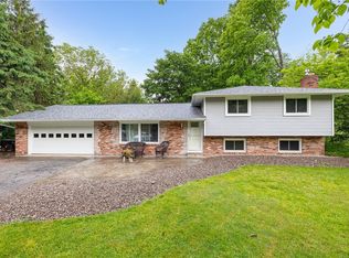 636 Ironwood Cir, Webster, NY