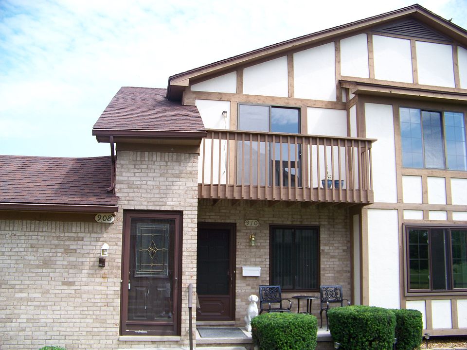 1st image of 908 Country Club Dr