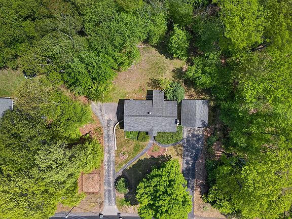 4th image of 63 Walker Road