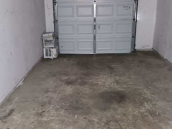 2nd image of 522 Signal Hill Ct S