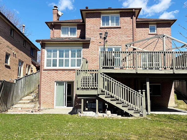 18 Huntington Park Dr #BASEMENT — Photo 3