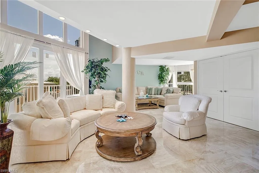 2 bed, 2.5 bath, 2240 sqft, $18,000 — Photo 1