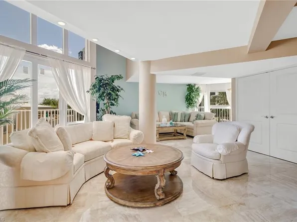4041 Gulf Shore Blvd N APT 308, Naples, FL 34103