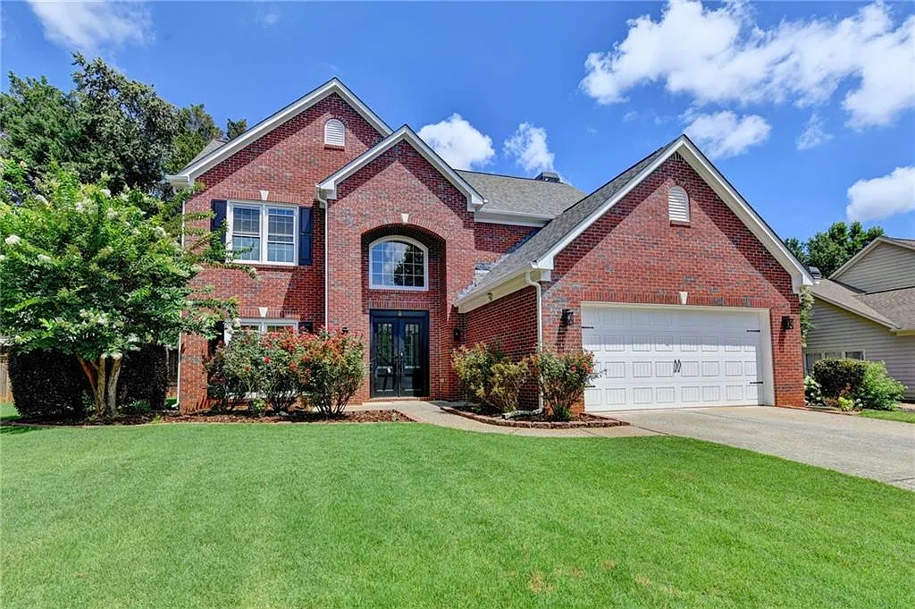 4 bed, 2.5 bath, 2315 sqft, $3,200 — Photo 3