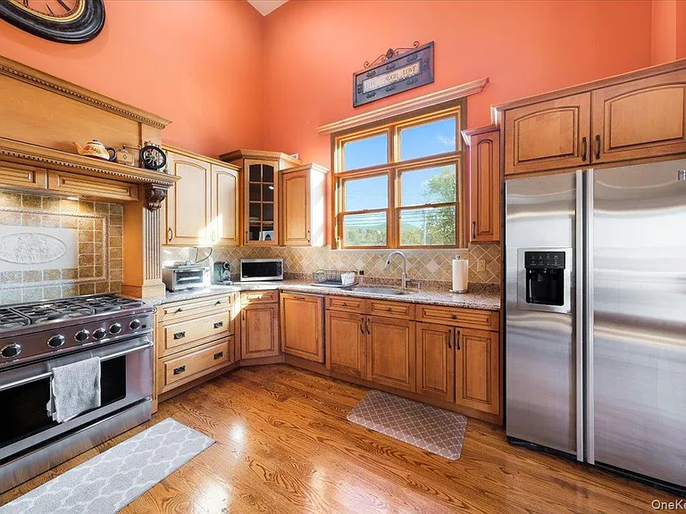 1403 Kings Hwy — Photo 9