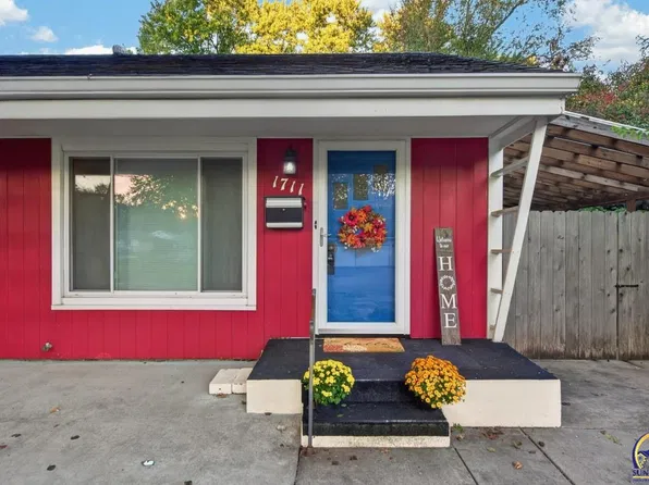 1711 SW McAlister Ave, Topeka, KS 66604