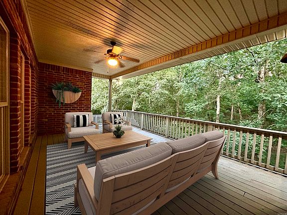 3rd image of 11 Woodfern Dr