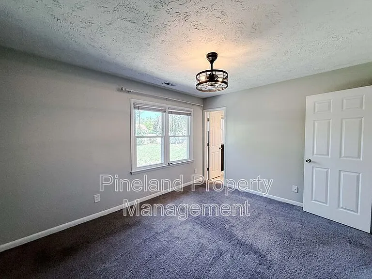 1690 Clairborne Dr — Photo 13