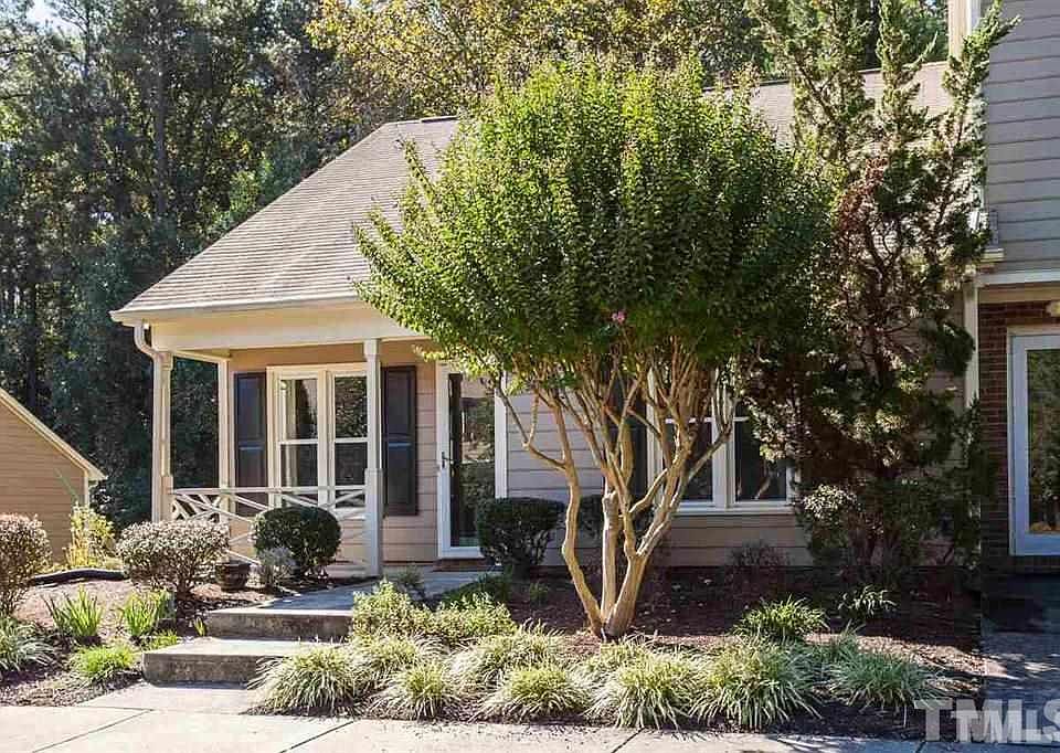 1st image of 69 Crystal Oaks Ct