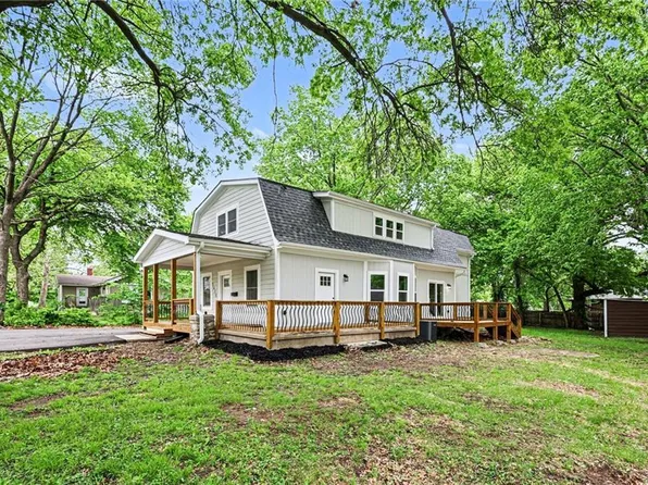 5615 Knox Ave, Shawnee, KS 66203