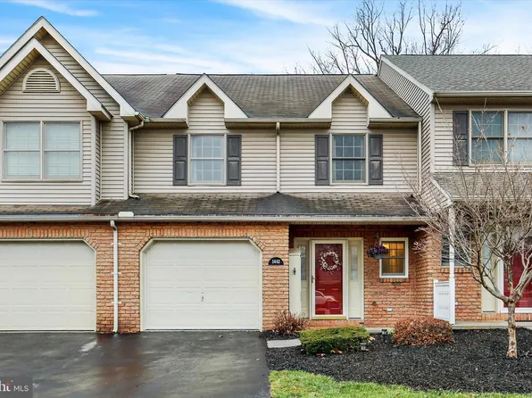 1442 Maplewood Dr, New Cumberland, PA 17070