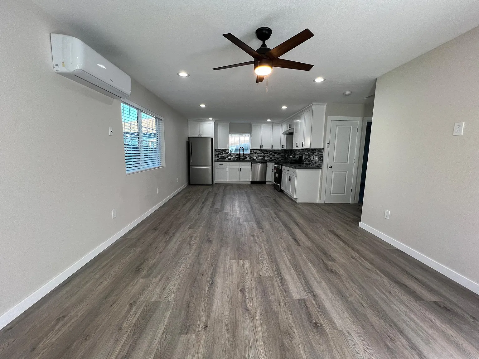 1155 Seminary Ave — Photo 2