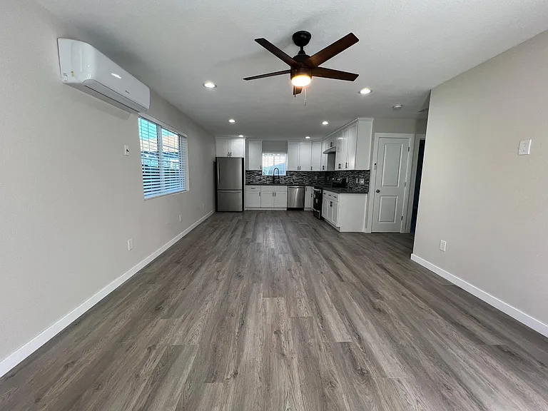 1155 Seminary Ave — Photo 2