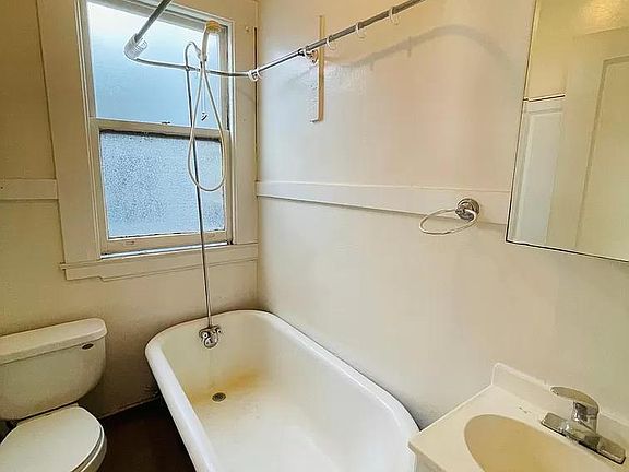 2nd image of 139 Hugo St