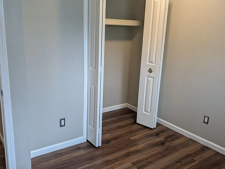 1121 Poplar St — Photo 8